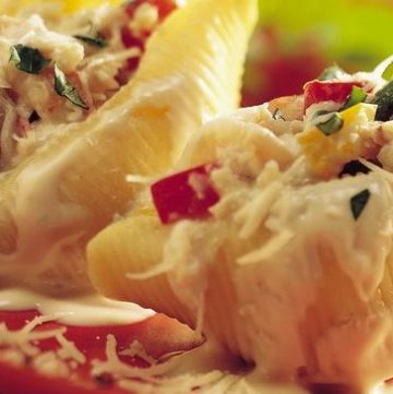 salmon stuffed shells, stuffed salmon shells